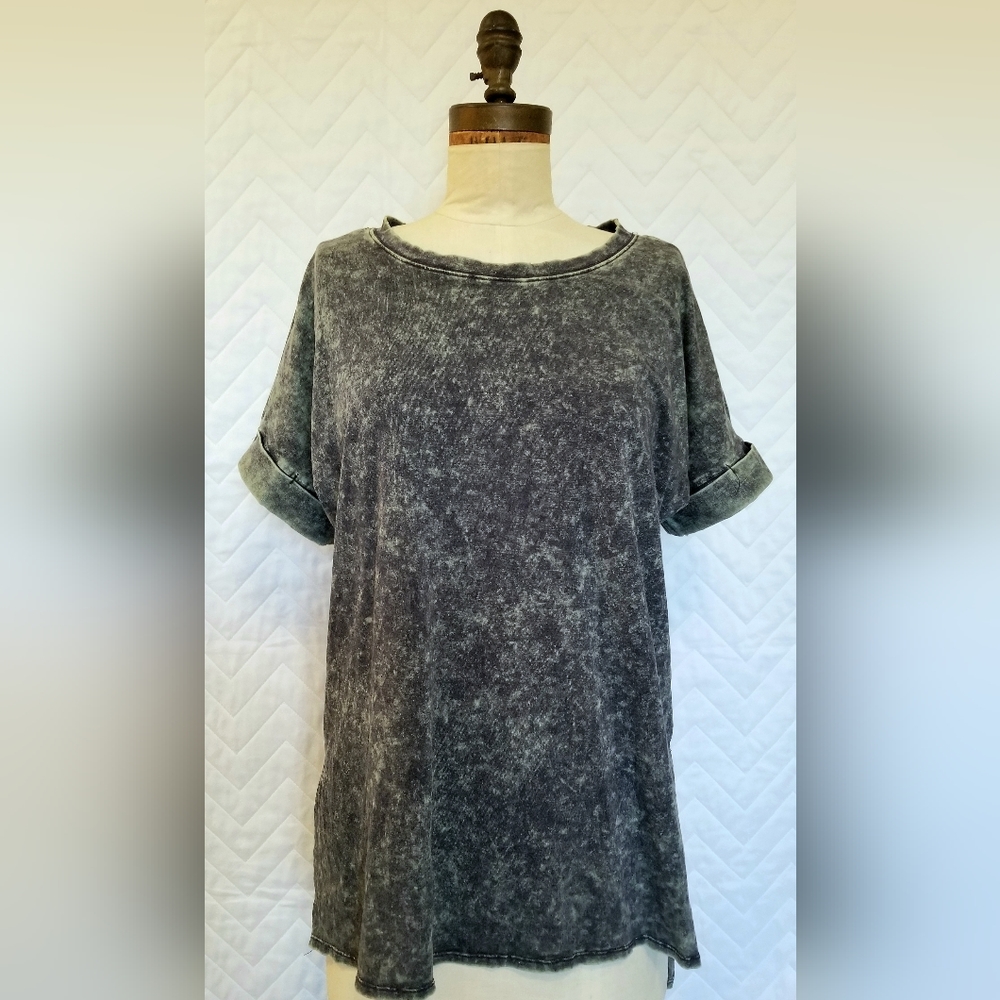 Dark green bleached cuffed sleeve tshirt